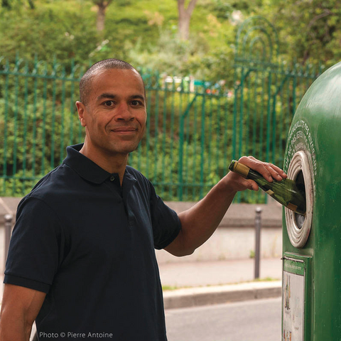 Recycler le verre c'est aussi donner contre le cancer