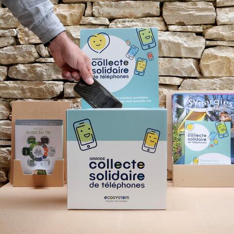 Point de collecte solidaire de téléphones au siège du Syded